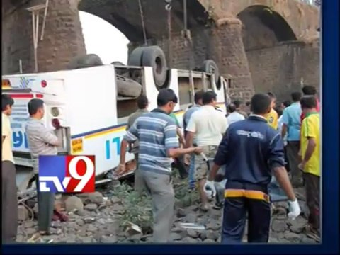 37 killed as bus plunges into river in Ratnagiri