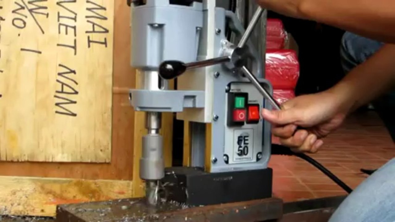 Máy khoan từ FE 50 - Khoan thép dày 30mm mũi khoan thép gió -Hotline 0913.23.80.23
