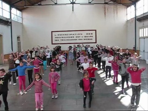 Majorettes et Pompoms Girls de Castres - HARLEM SHAKE