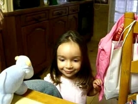 ILONA ANNIVERSAIRE 2ANS joue