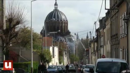 Un dôme de la basilique Sainte-Clotilde ravagé par le feu