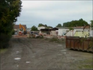 Quartier du 1er Mai : destruction d'une ancienne usine de bonneterie