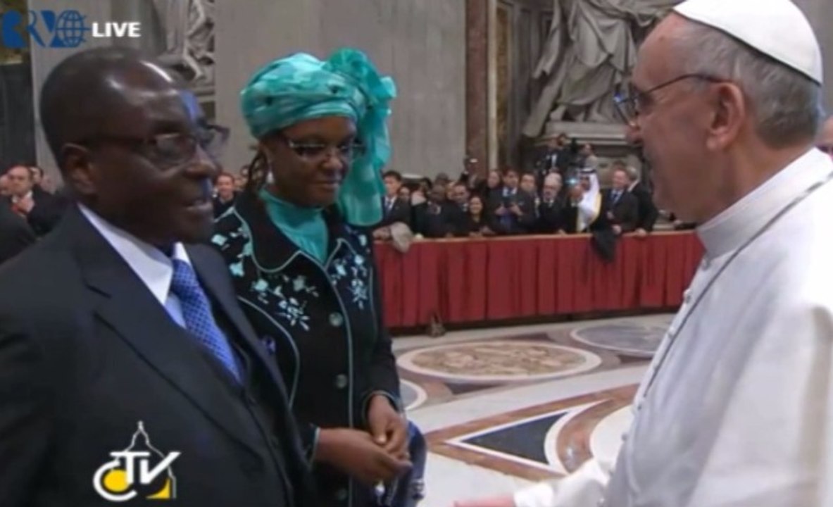 Robert Mugabe rencontre le pape à Rome