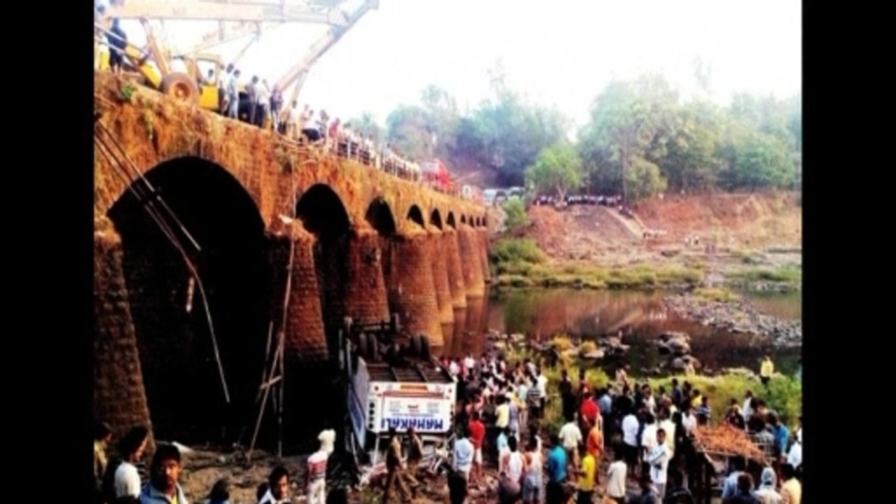 Dozens feared dead in India bus crash