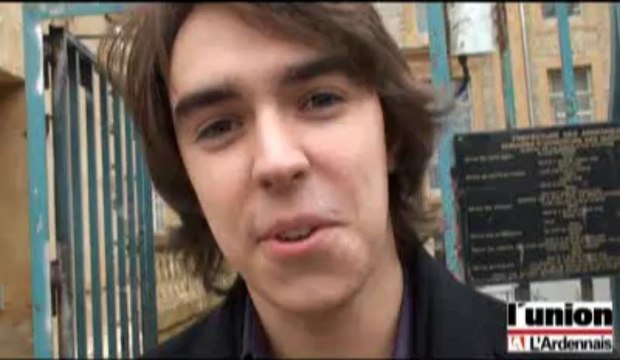 Le plus jeune candidat PS dépose sa candidature