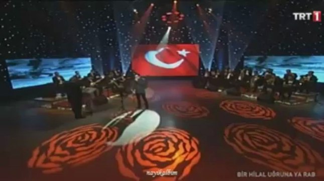 5 Kırmızı gül demet demet Erhan Güleryüz Çanakkale TRT 2013