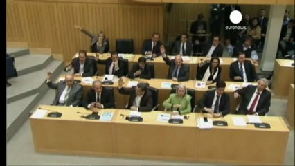 Parlamento Cipro boccia piano prelievo forzoso sui...