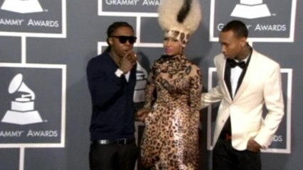 Lil Wayne leaves hospital, Timberlake launches new album