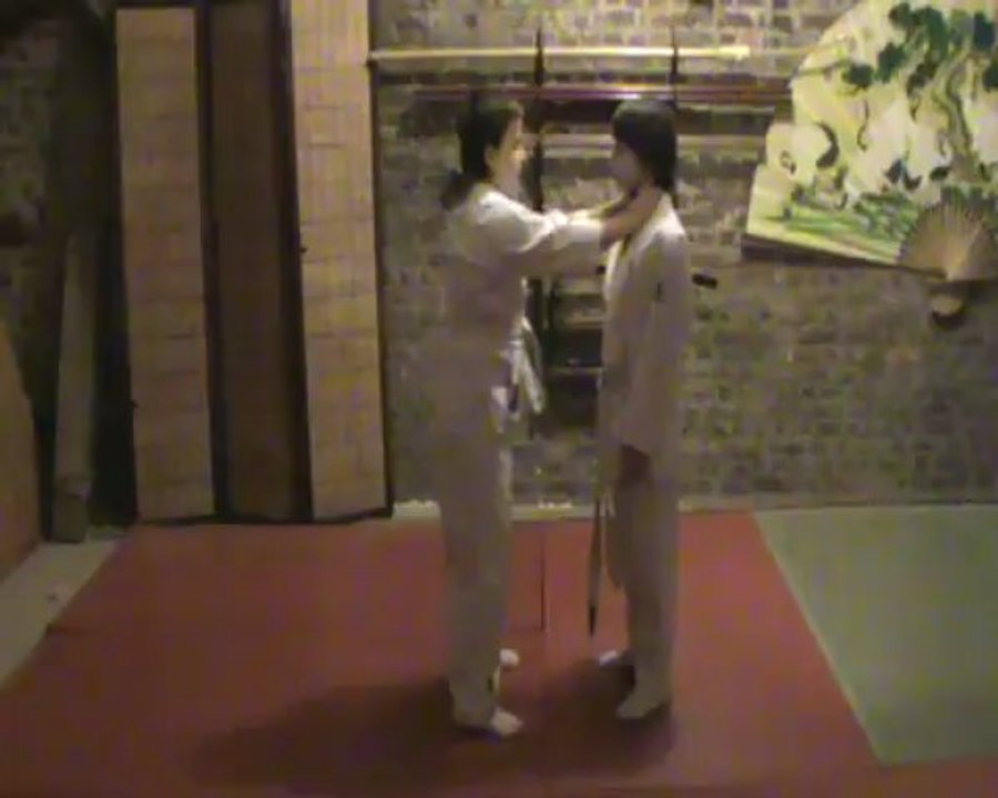Shizentai ryote  kubi shime dori : réflexe de base