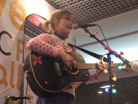 Giedré - Pisser debout