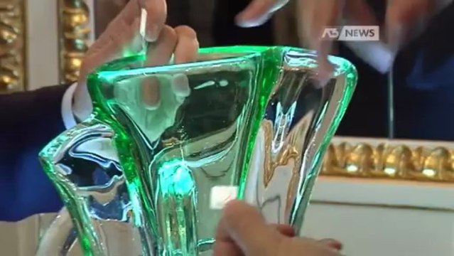 PALAIS LUMIERE, MESI DECISIVI