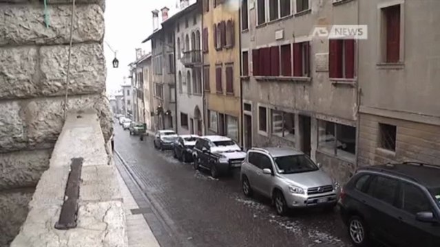 COSTRETTI A VENDERE PER PAGARE I DEBITI