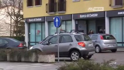 4 BANDITI ASSALTANO LA BANCA DI CIVIDALE