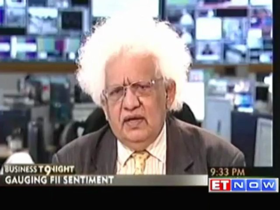 DMK pulls out of UPA govt : Experts View