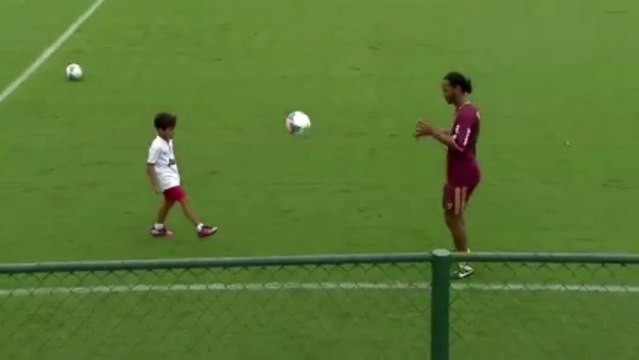 Ronaldinho : la vidéo cute du jour !