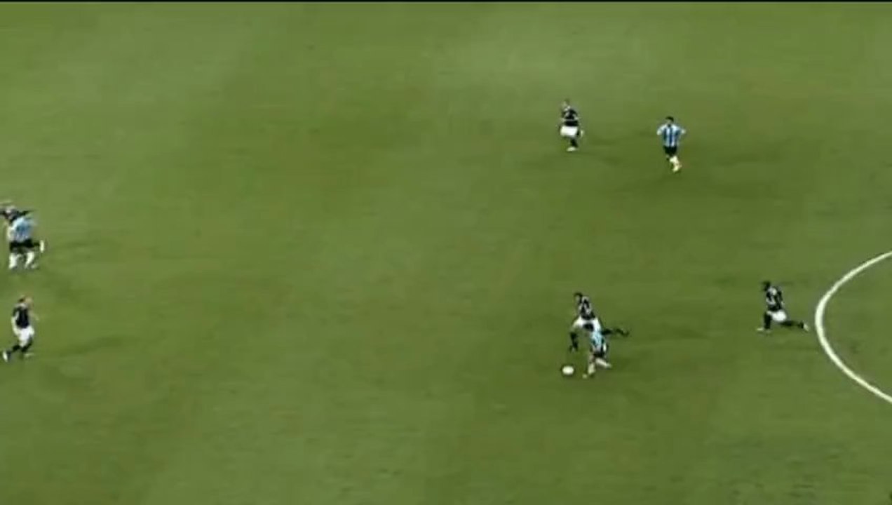 Top3: 38 Jahre alt! Aber Ze Roberto kann es immer noch