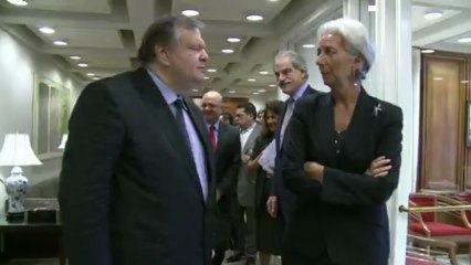 Polícia francesa revista casa de chefe do FMI