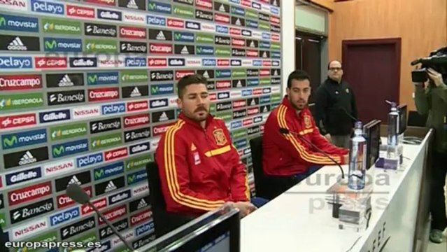 Busquets y Javi García defienden a Del Bosque