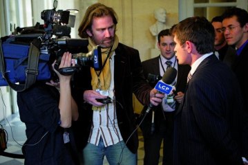 Jean-Marc Ayrault "salue" Jérôme Cahuzac