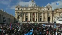 Francisco inaugura su pontificado y dice que el poder del papa es servir a los pobres
