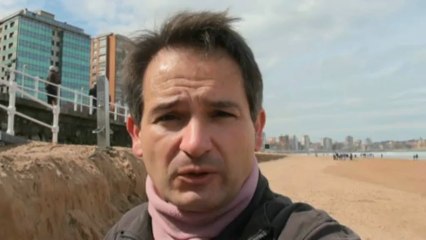 Polémica sobre la arena de la playa de San Lorenzo de Gijón