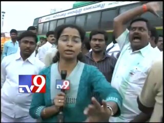 Telangana activists target Hyd-Bangalore highway