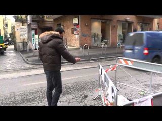 Napoli - I disagi degli automobilisti per le buche (18.03.13)