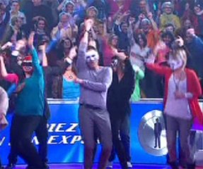 Le Zapping de Closer.fr : Julien Courbet fait son "Harlem Shake"