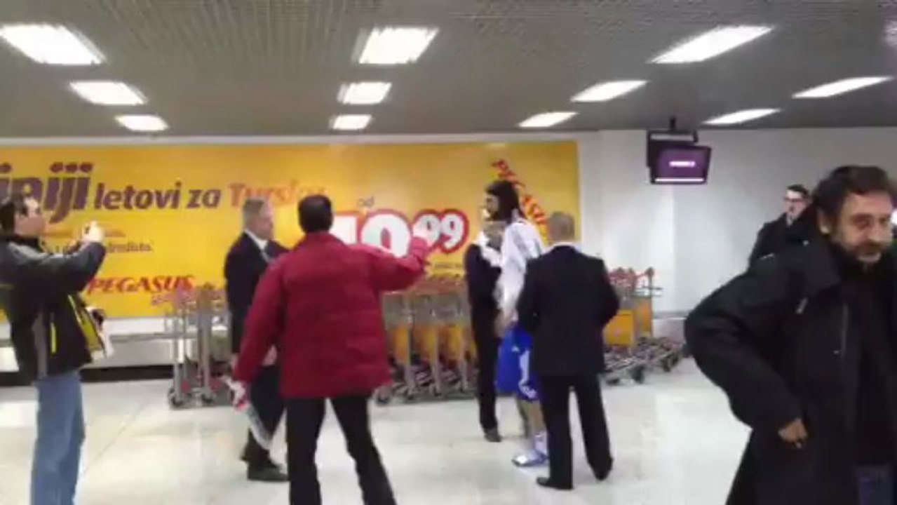 Ο Σαμαράς βγάζει φωτογραφίες με Βόσνιους