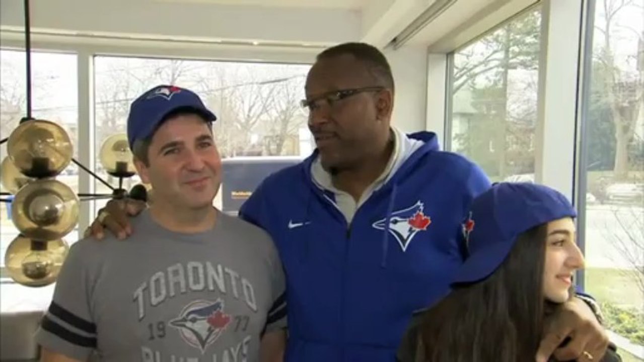Toronto Blue Jay hero Joe Carter surprises season ticket holder with help from UPS
