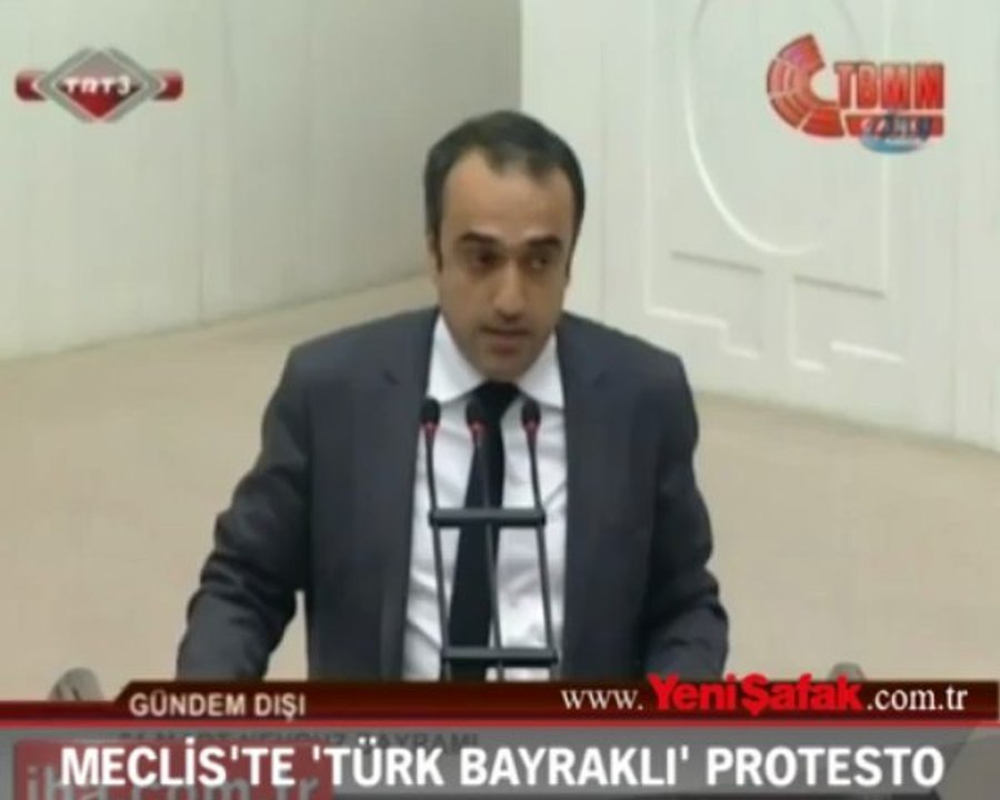 Meclis'te 'Türk bayraklı' protesto