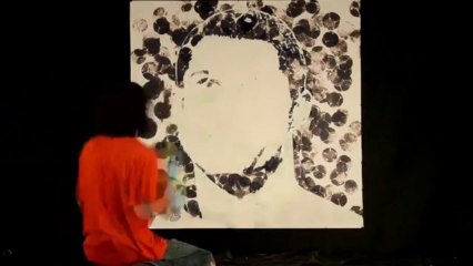 Le portrait de Cristiano Ronaldo peint avec un ballon