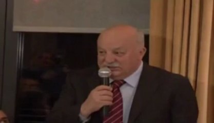 Sadri Şener'in Tercümanı Salonu Kahkahaya Boğdu