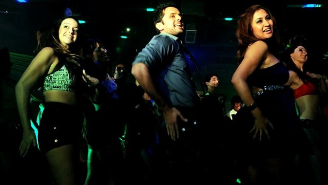 Hot Jwala Gutta Item Song In Nitin & Nithya Menon Starrer Gunde Jaari Gallanthayyinde [HD]