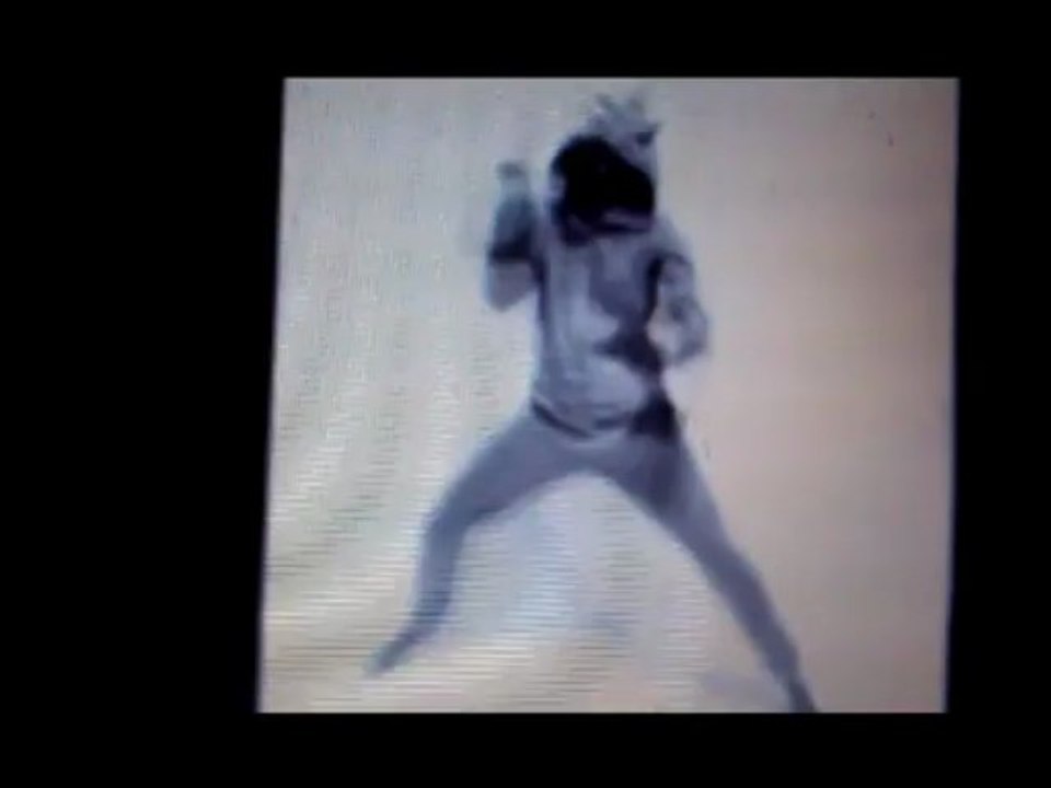 Miley Cyrus "WOP" Facebook Video! Twerking