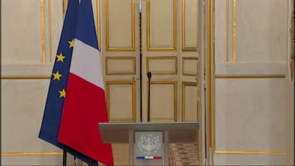 Sarkozy é denunciado por abuso de incapaz