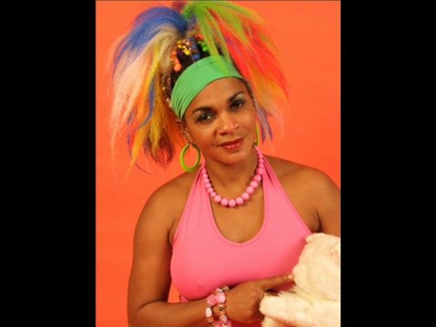 La poetesse Nathy ebriet Enfant de la rue