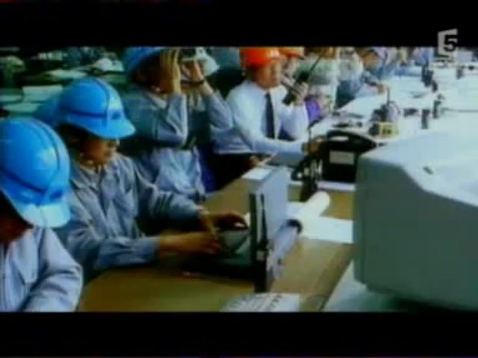 Superstructures - Le Pont D'akashi Au Japon