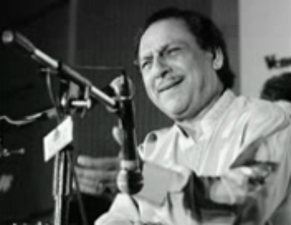 Chamakte chand ko toota hua tara bana dala (Ghulam Ali) - YouTube_mpeg4