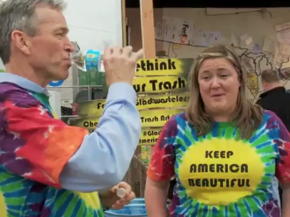 Keep America Beautiful, Jason Mecier Creates Map of the United States Using SXSW Trash