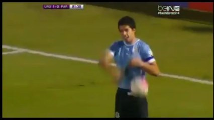 Golazo de Luis Suarez vs Paraguay