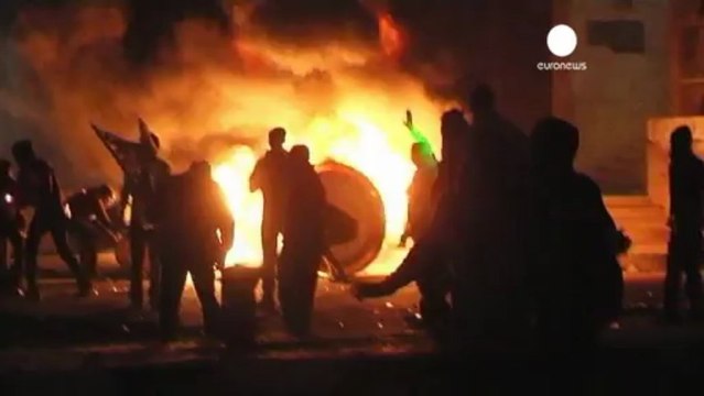 Forty hurt in clashes on the streets of Cairo