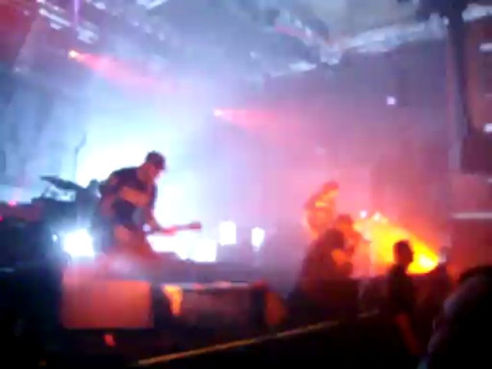 Mass Hysteria - Contraddictions - Splendid Lille 22 Mars 2013 .