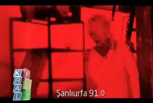 seslirengarenk.com Ajda Pekkan - Yakar Geçerim