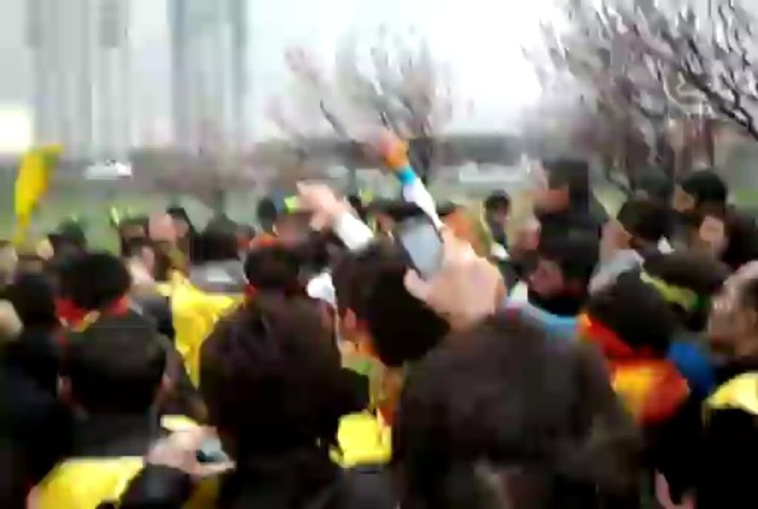 BDP Eş Genel Başkanı Selahattin Demirtaşın 2013 İstanbul Newrozunda Buyuk İZDİHAMA Uğradı www.birsesversen.com