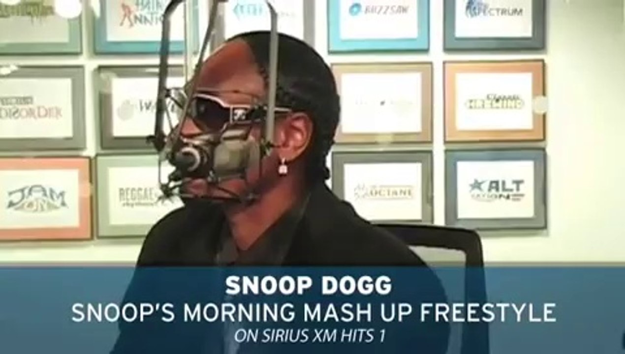 Snoop Dogg "Morning Mash Up" Freestyle @ SIRIUS XM Hits 1 "The Morning Mash Up", 12-08-2009