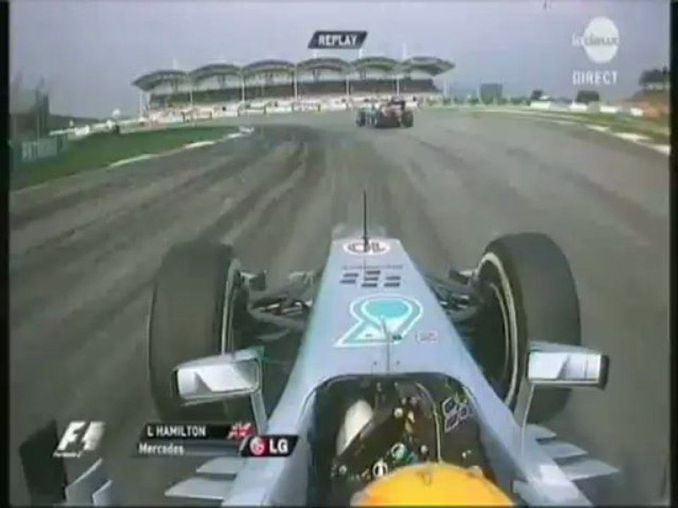 Malaisie 2013 : Hamilton rate de peu Vettel