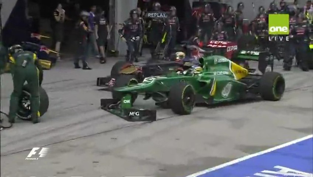 Formule 1 Malaisie 2013 Pic Vergne crash In the pit lane