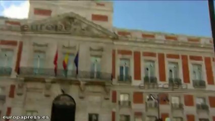 Ciudadanos participan en "el juego del sobre"