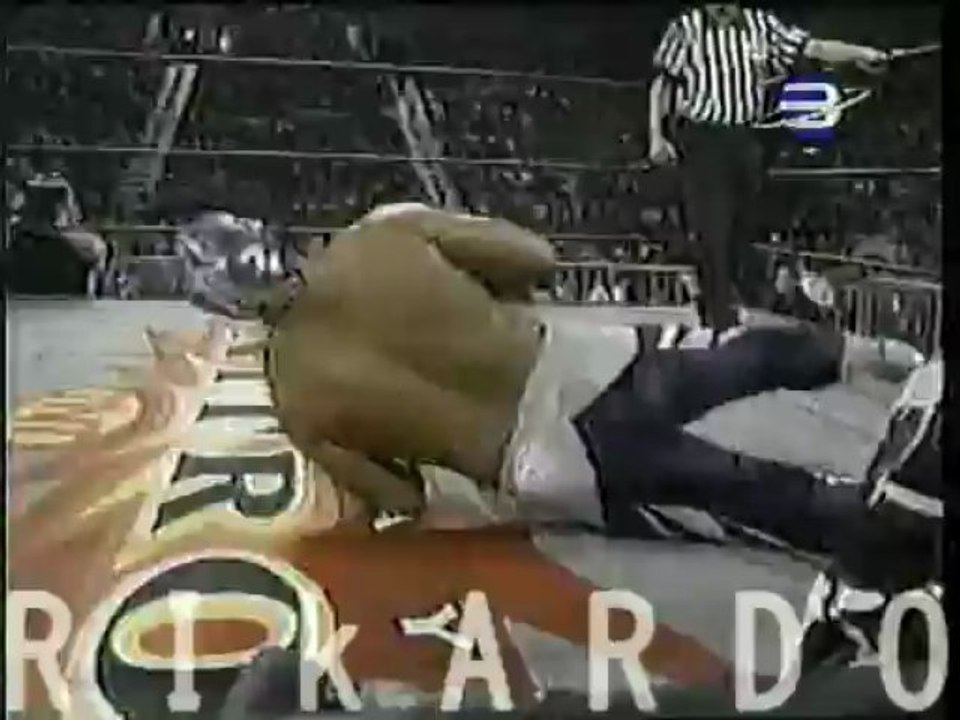 WCW En Español Latino_ Konnan vs  Lizmark Jr.